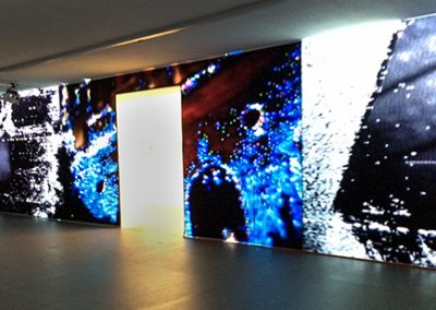 Freispiel gibt junger Kunst Untergrund